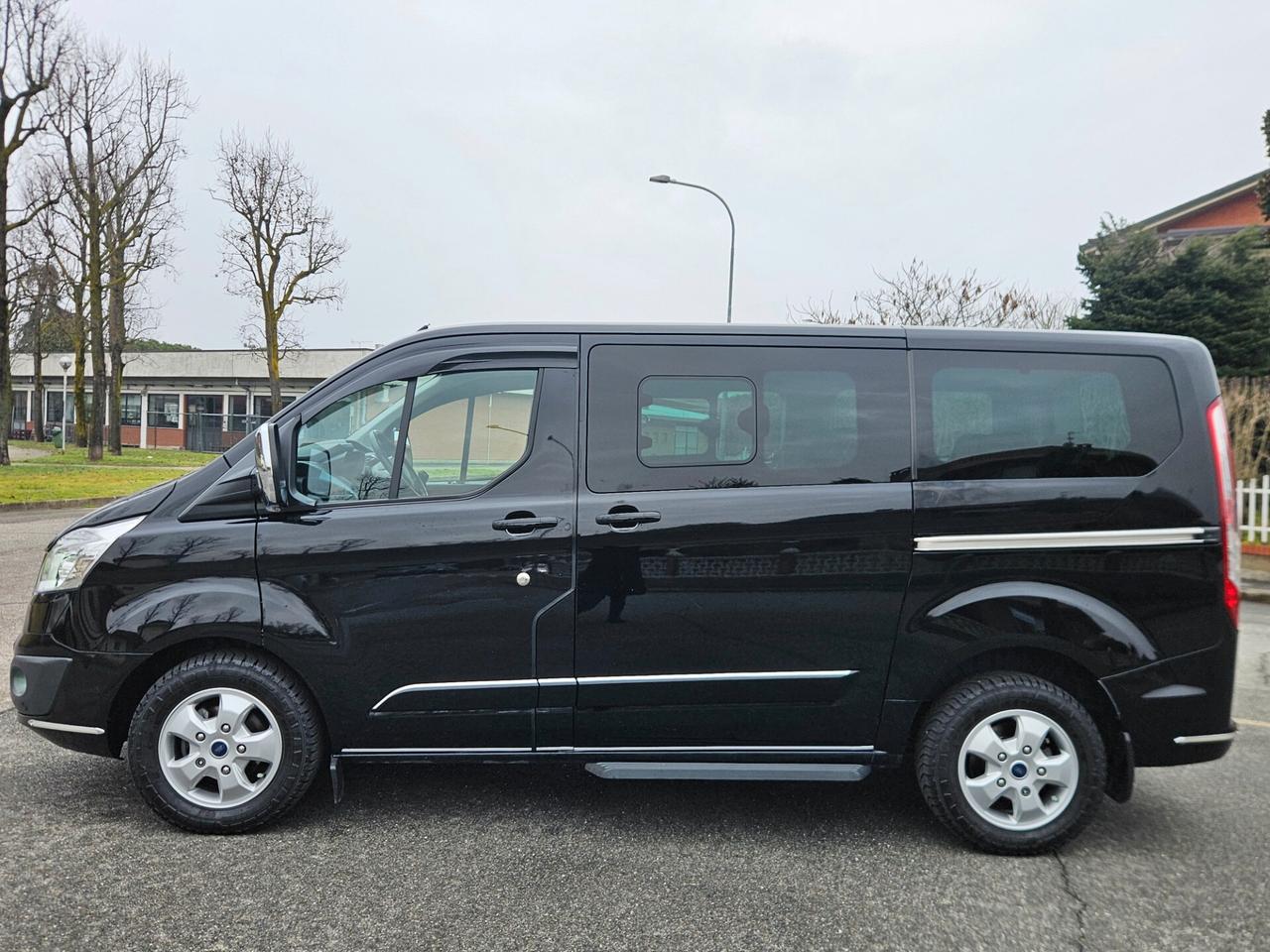 Ford Tourneo Custom 2.0 TDCi 130CV 8POSTI