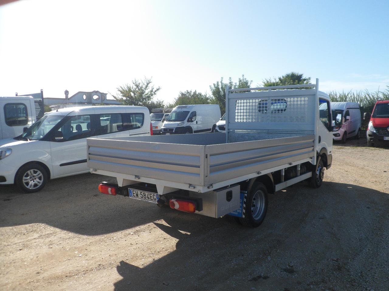 Nissan Cabstar cassone fisso