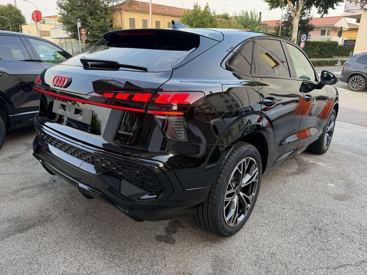 Audi Q3 Q3 Sportback 2.0 tfsi S line edition quattro 204cv