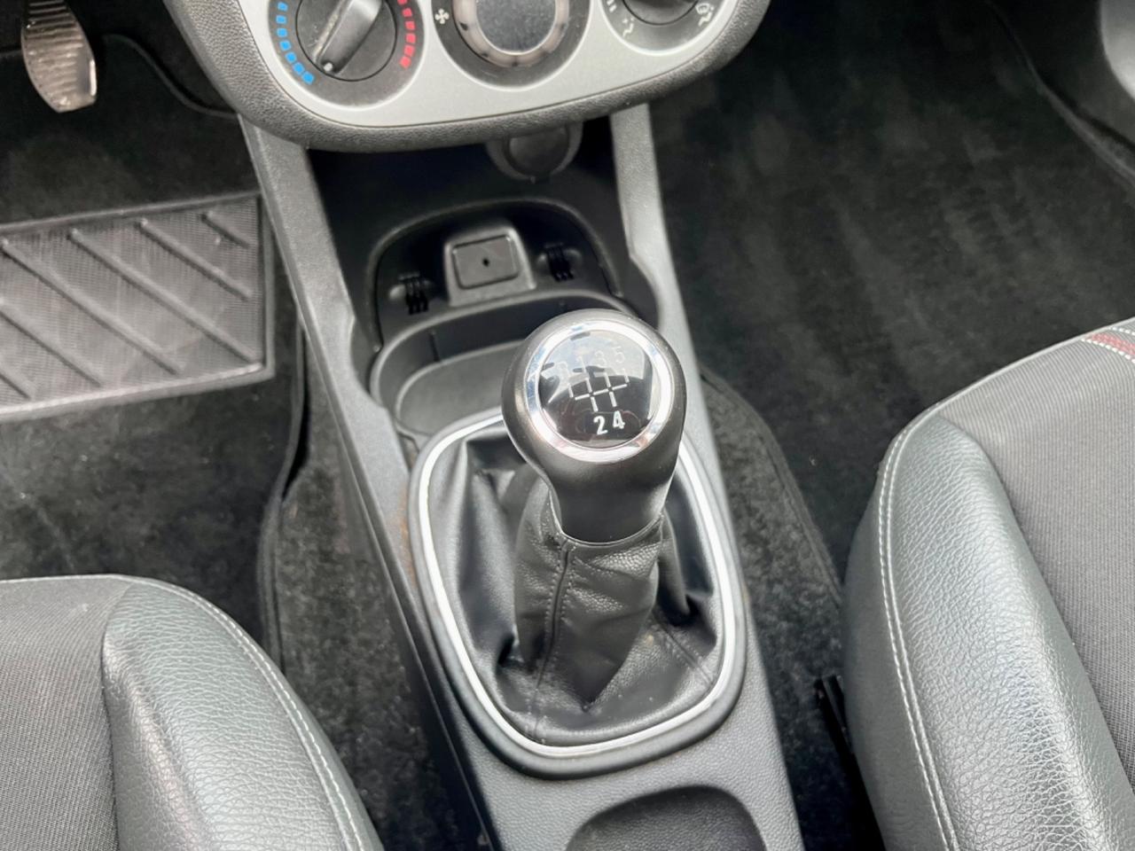 Opel Corsa 1.3d 2013 142.000km catena appena sostituita