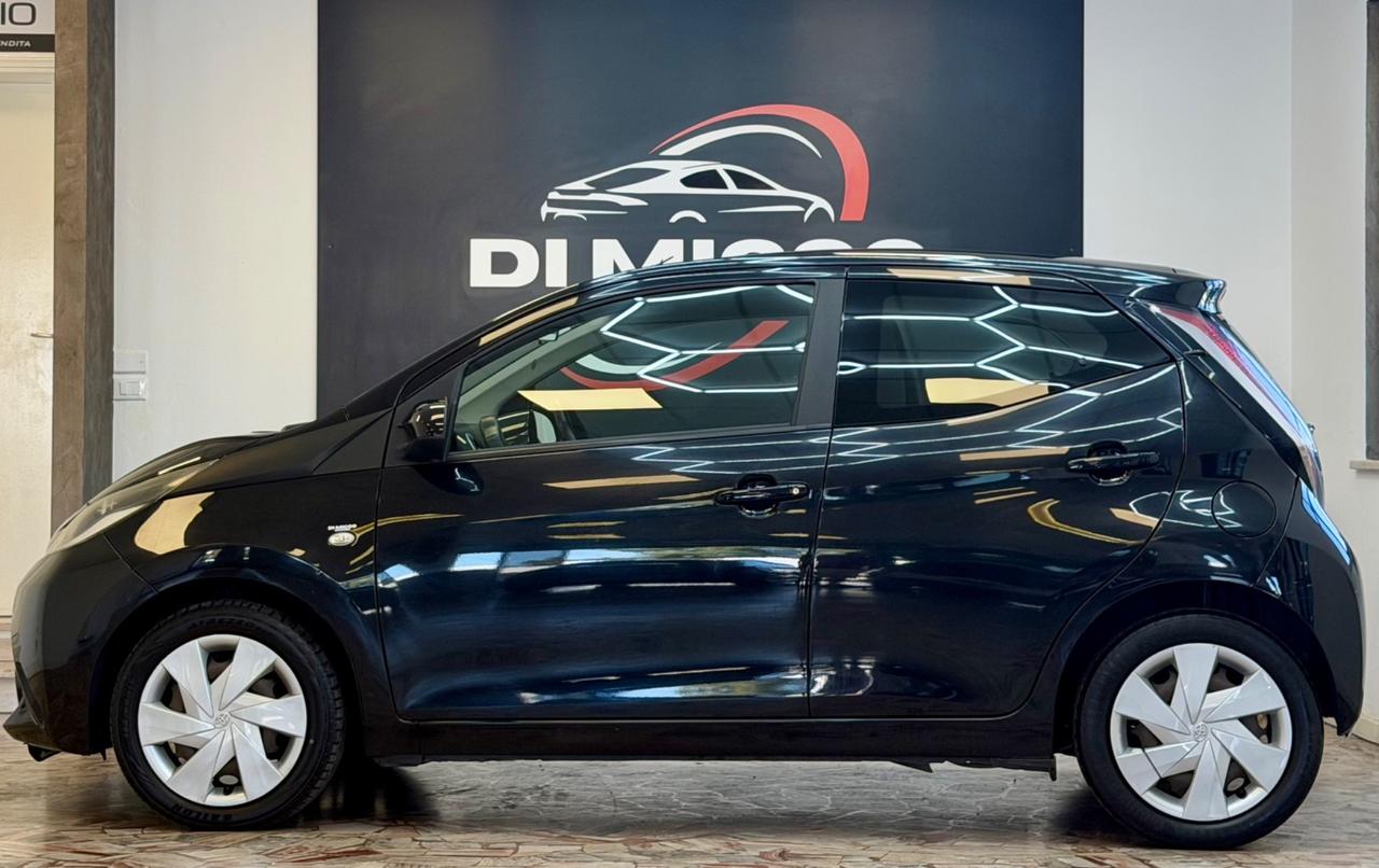 Toyota Aygo 1.0 VVT-i 69 CV 5 porte x-wave MMT