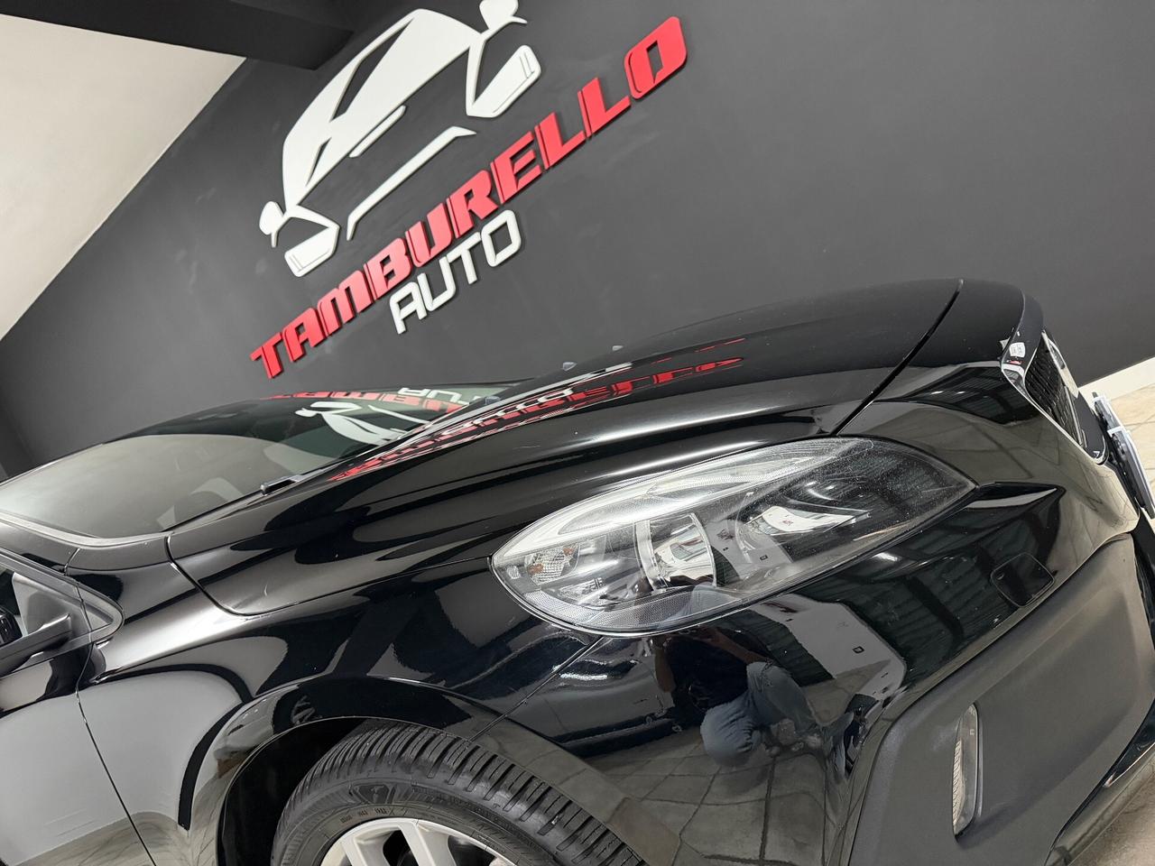 VOLVO V40 2.0 D2 (120) Cross Country Kinetic 2017