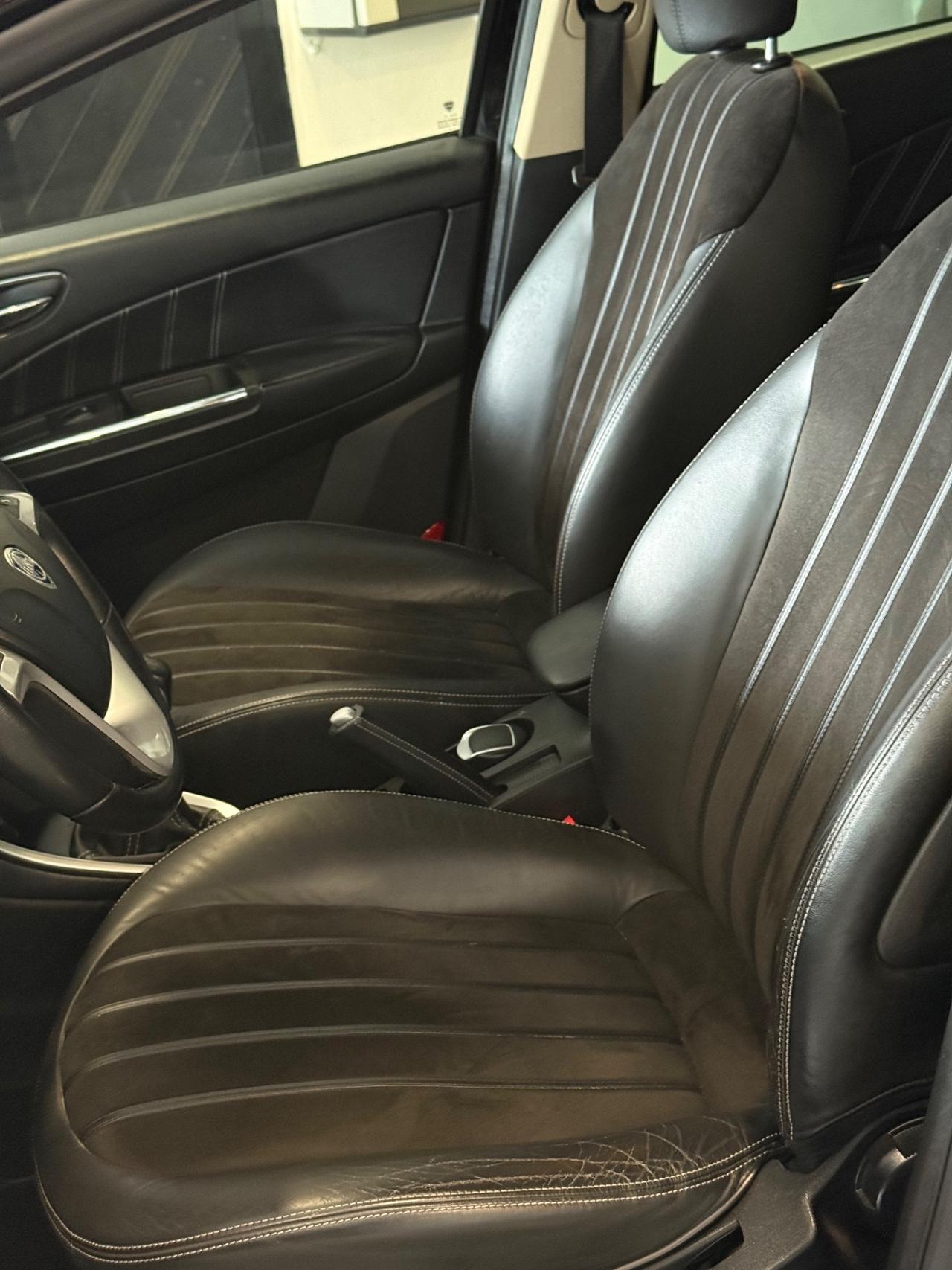 Lancia Delta 1.6 MJT DPF Oro