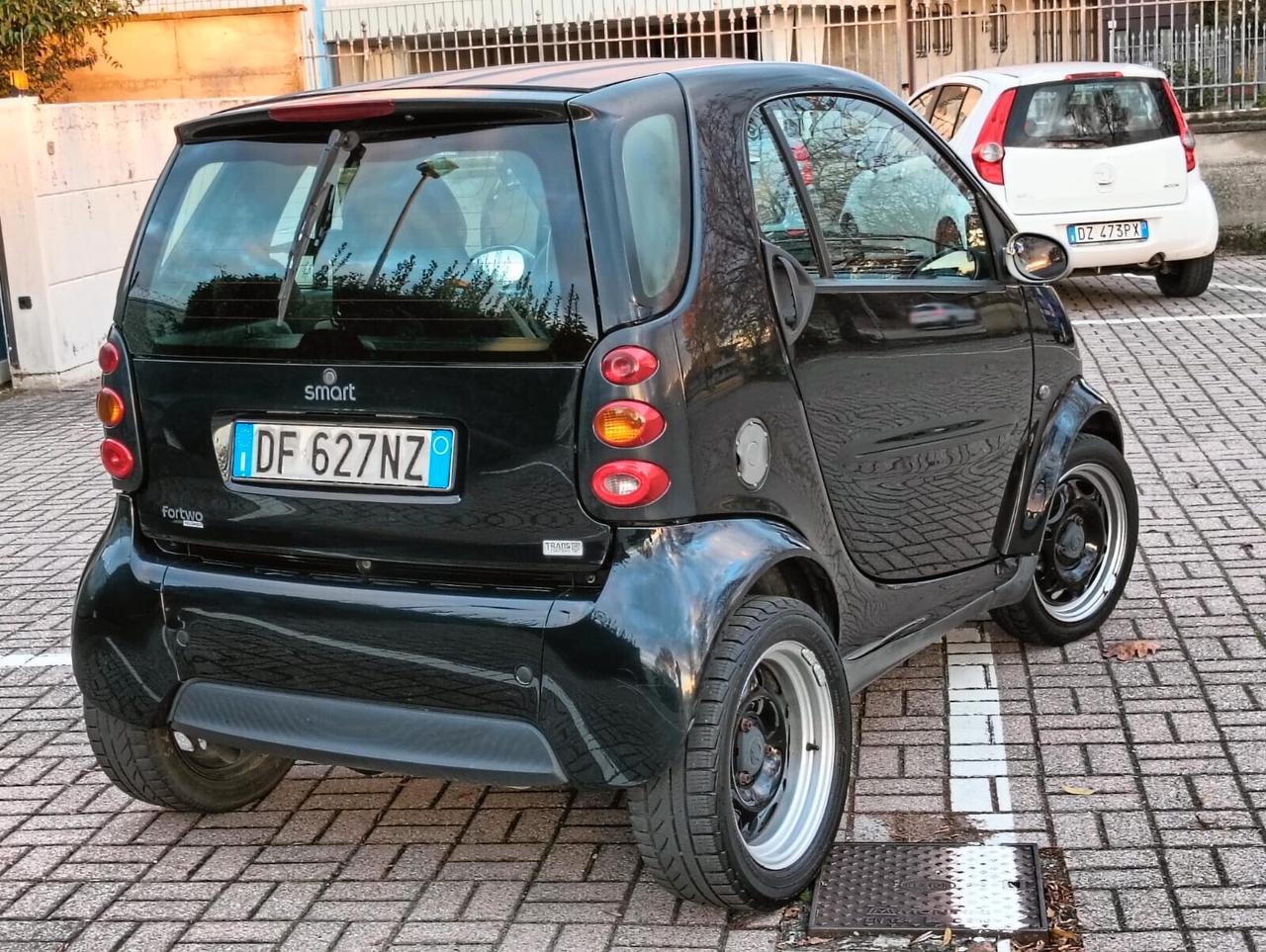 Smart ForTwo 800 coupé pure cdi..CELL 320 147 1147 WUATSAPP