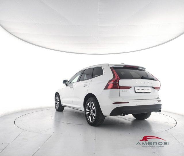 VOLVO XC60 B4 Geartronic Momentum Pro