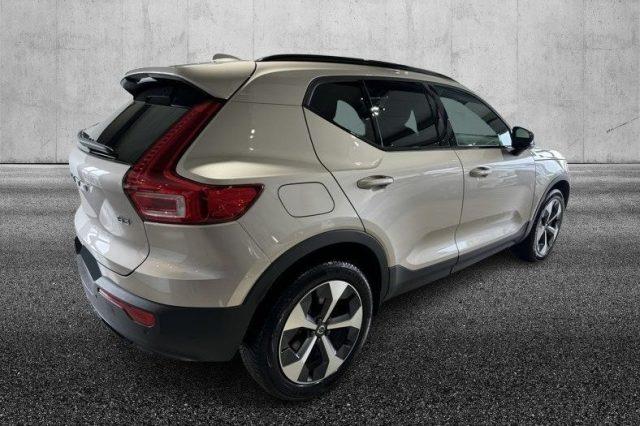 VOLVO XC40 B3 automatico Plus Dark