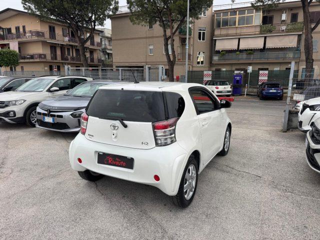 TOYOTA iQ 1.0 Sol