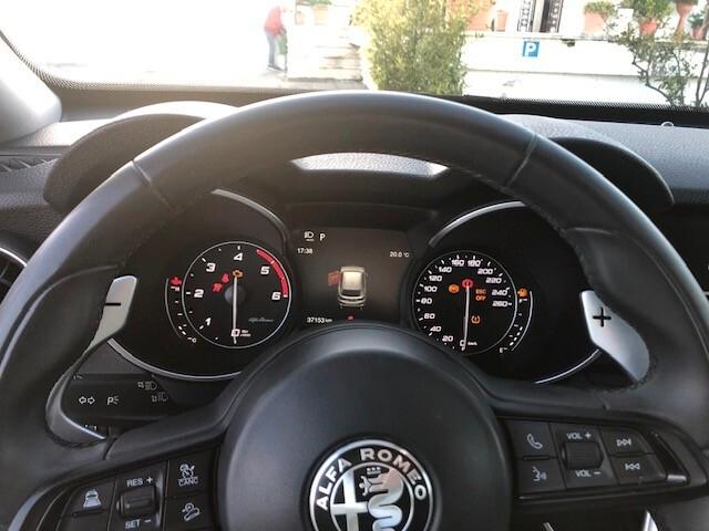 Alfa Romeo Stelvio 2.2 Turbodiesel 160 CV AT8 RWD Super