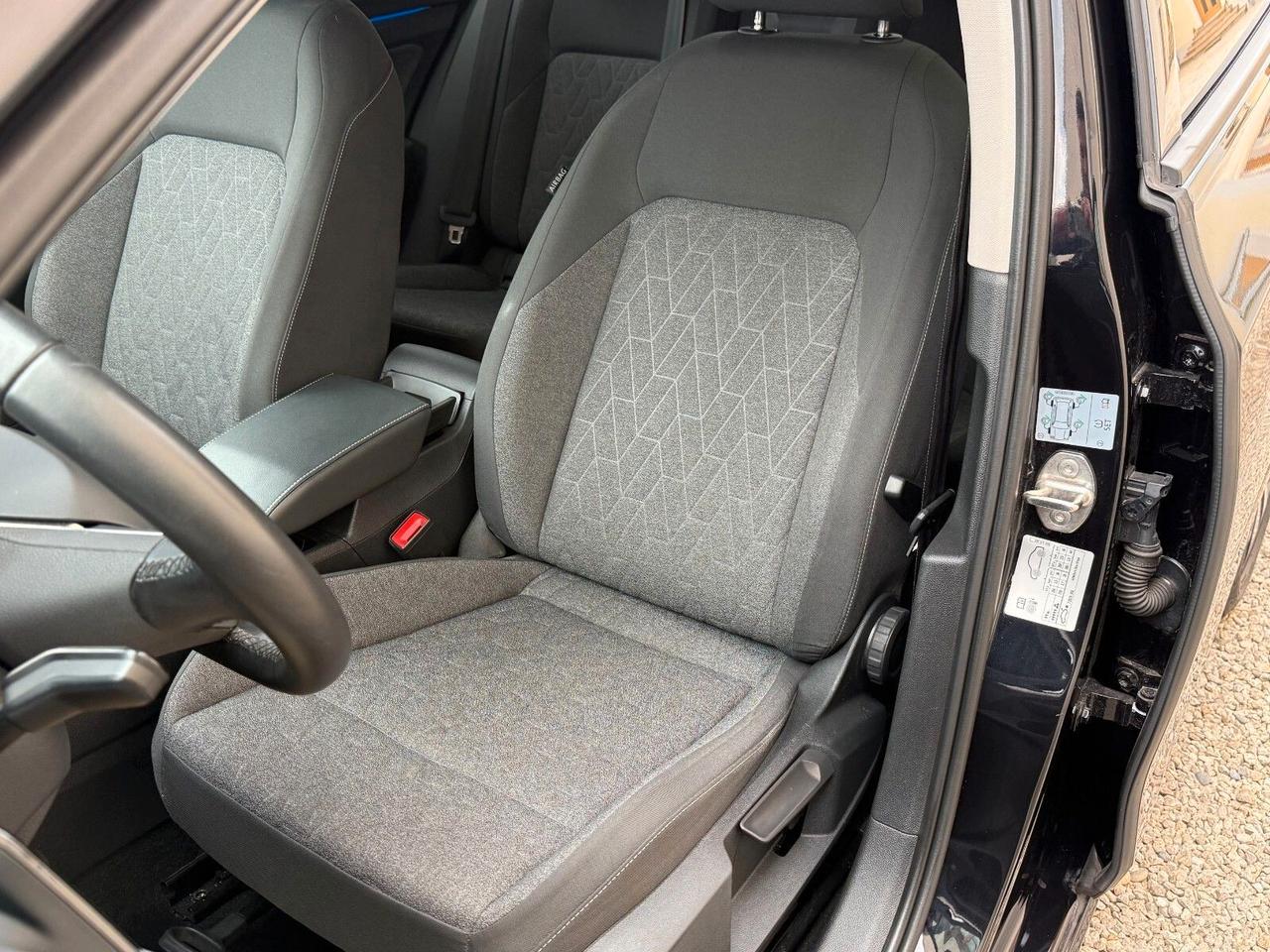 Volkswagen Golf VIII 2.0TDi Move LED*ACC*NAVI