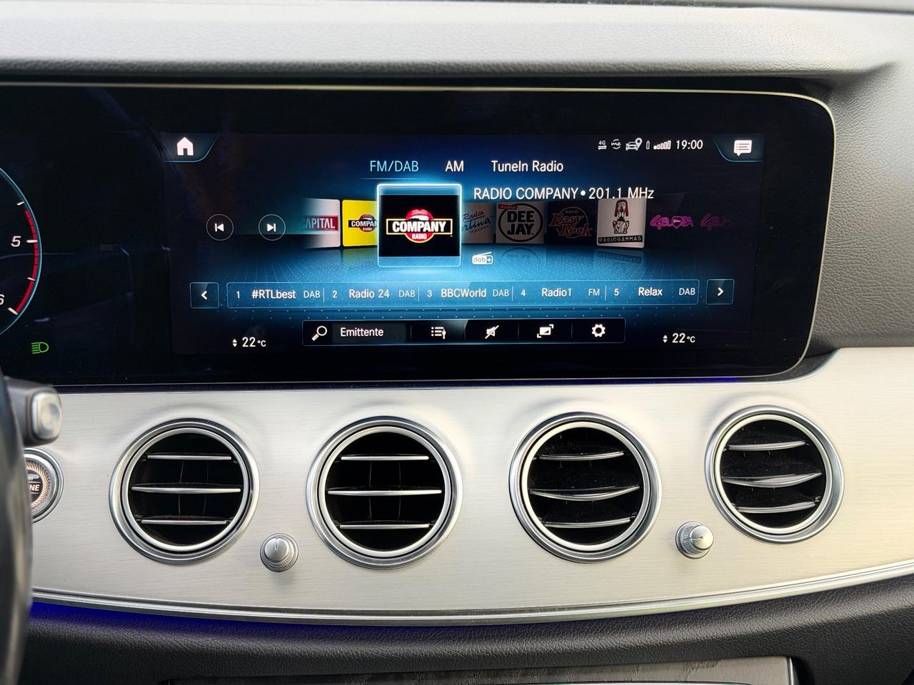 Mercedes-benz E 200d PREMIUM LED DISTRONIC FULL