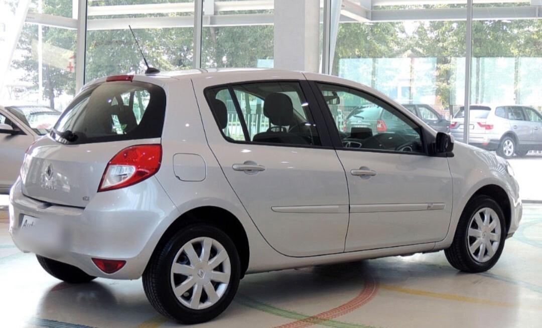 Renault Clio 1.2 16V finanziabile con garanzia