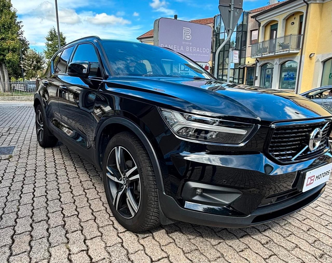 Volvo XC40 D3 R-design