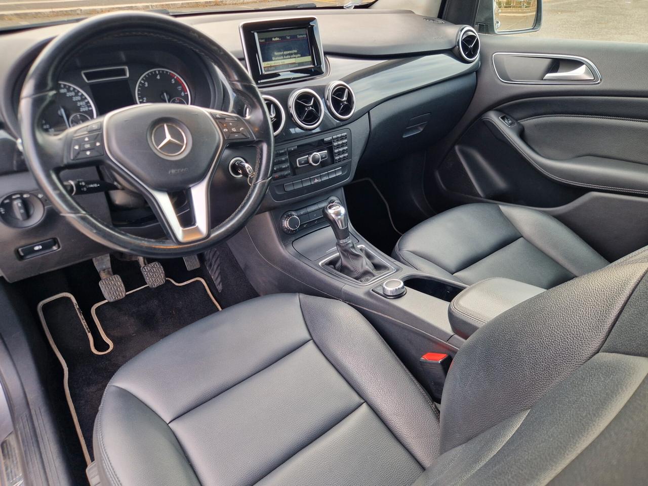 Mercedes-benz B 180 Premium Distribuzione fatta