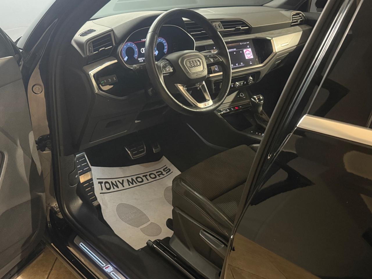 Audi Q3 35 TDI S tronic S-LINE edition