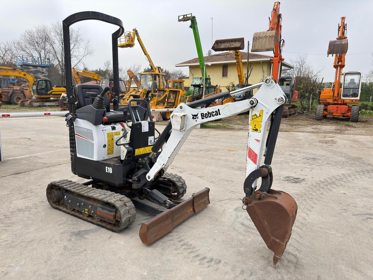 Mini escavatore BOBCAT E10 - solo 850 ore