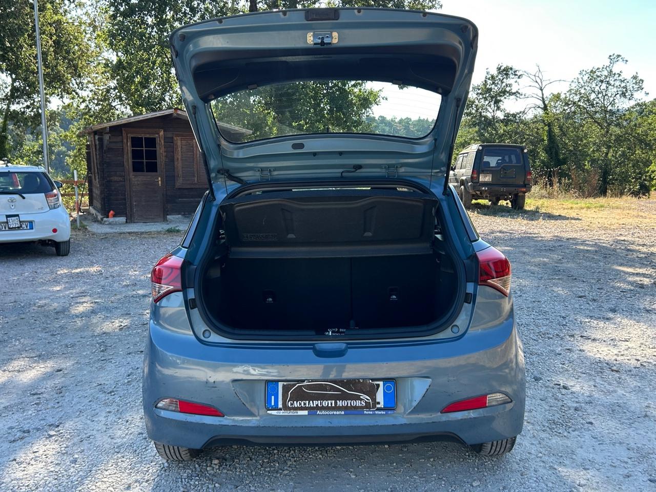 Hyundai i20 1.2 84 CV 5 porte Comfort neopatentati permute