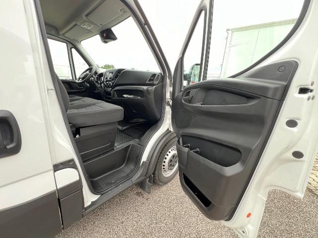 IVECO DAILY 35S16 V 7 posti
