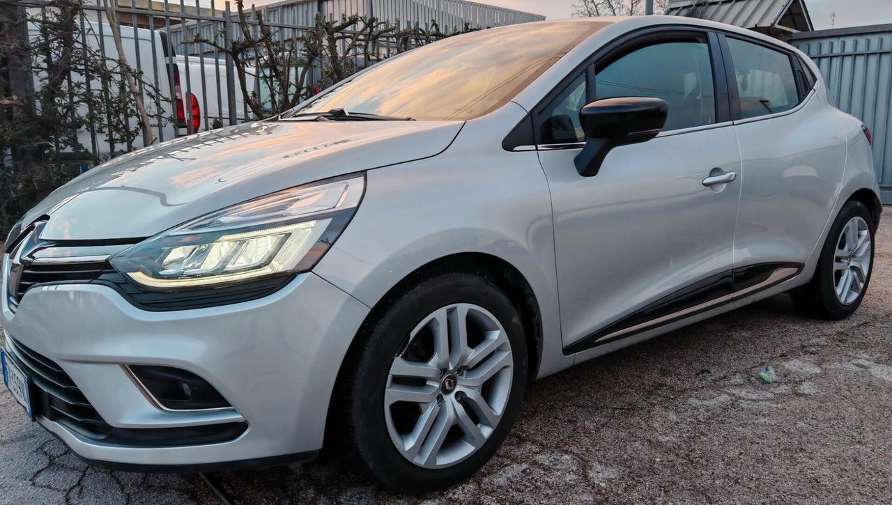 Renault Clio dCi 8V 90 CV 5 porte Moschino Zen