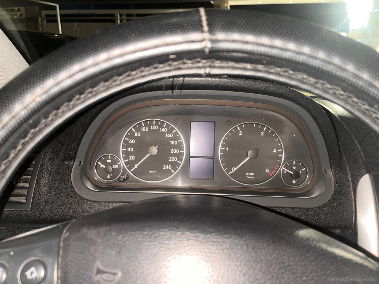 MERCEDES-BENZ A 180 CDI Avantgarde Edition 10