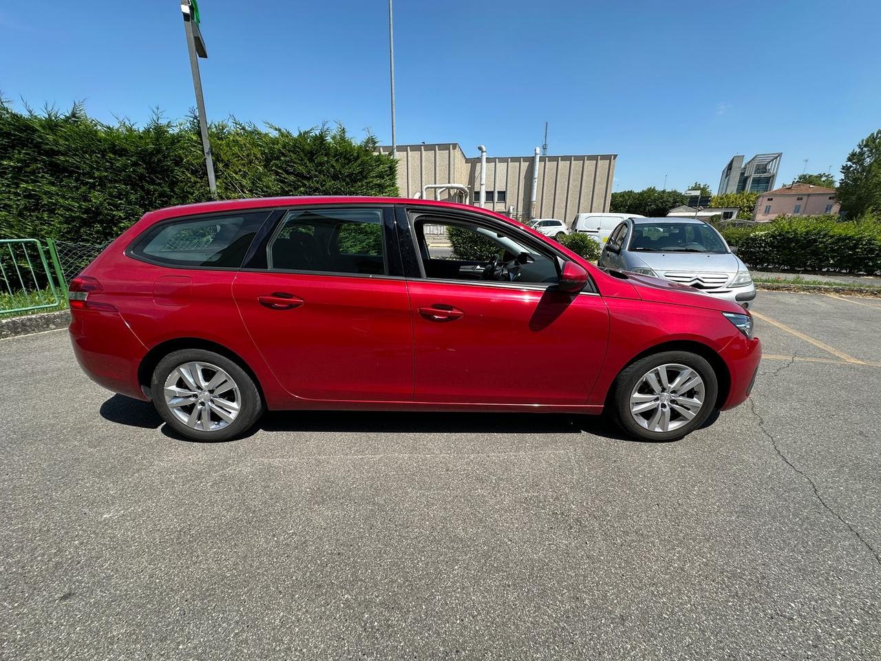 Peugeot 308 1.6 Blue HDI 100 Business