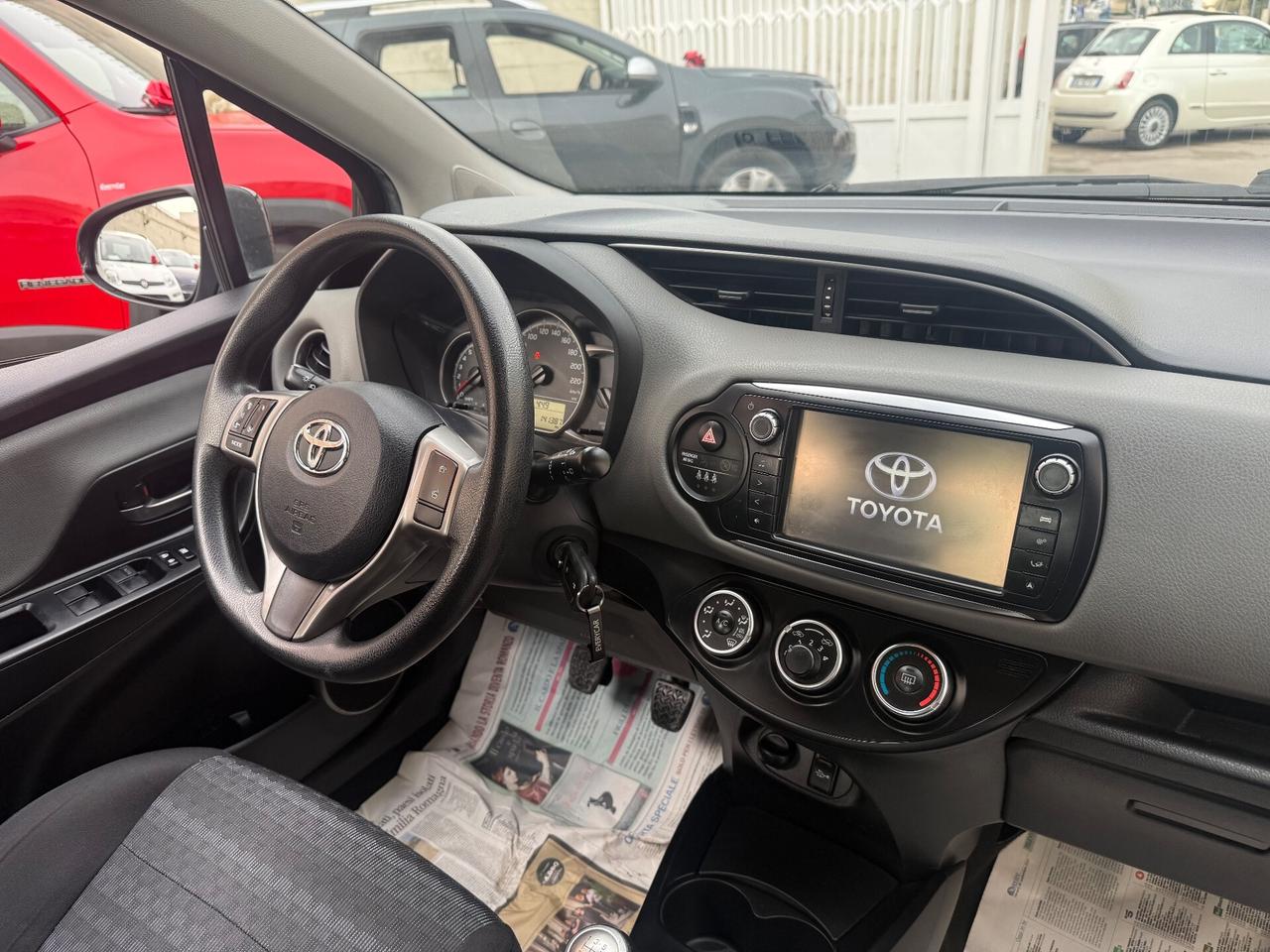 Toyota Yaris 1.0benzina 5porte LOUNGE - 2017