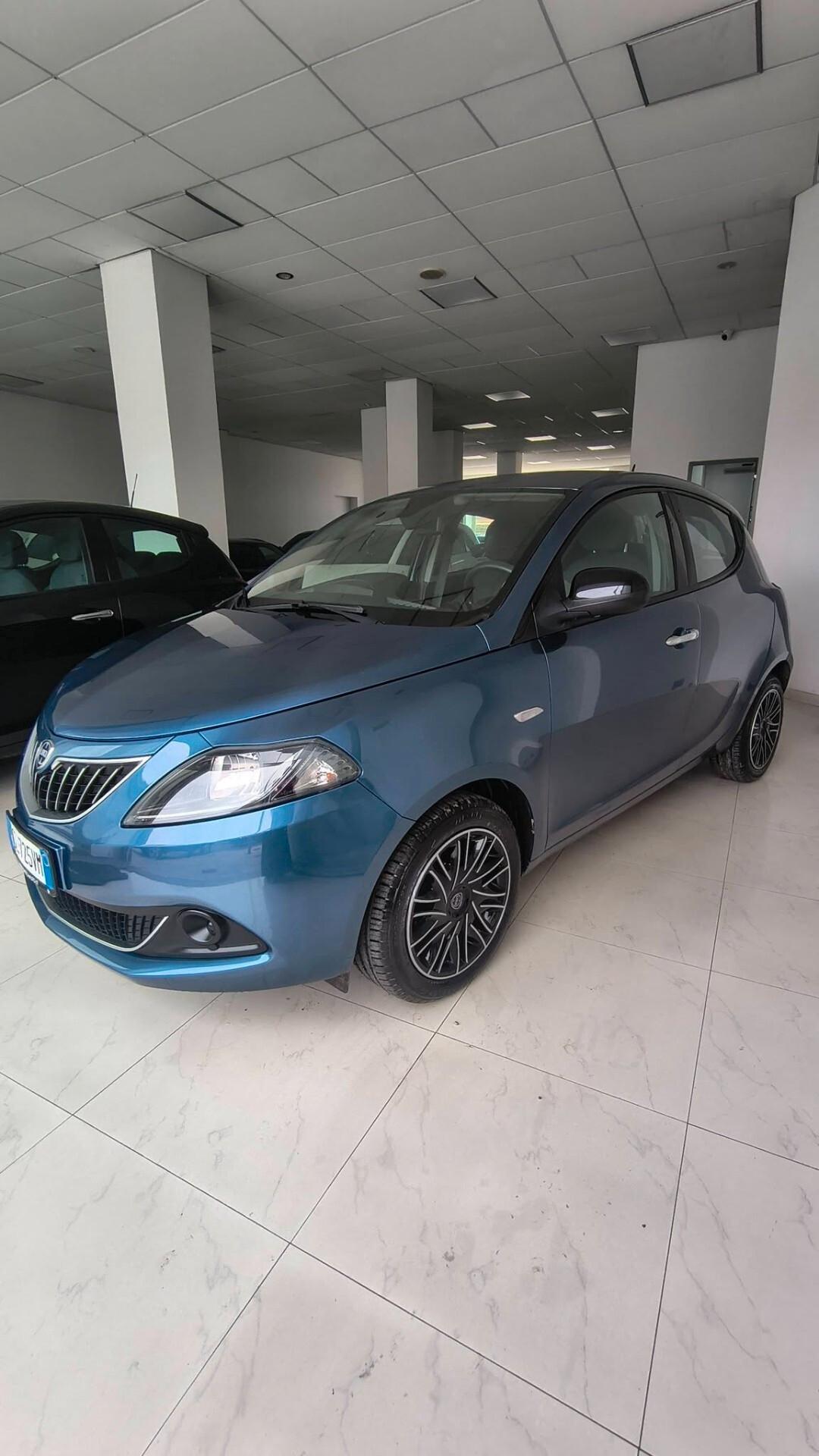 Lancia Ypsilon 1.0 FireFly 5 porte S&S Hybrid Silver Plus