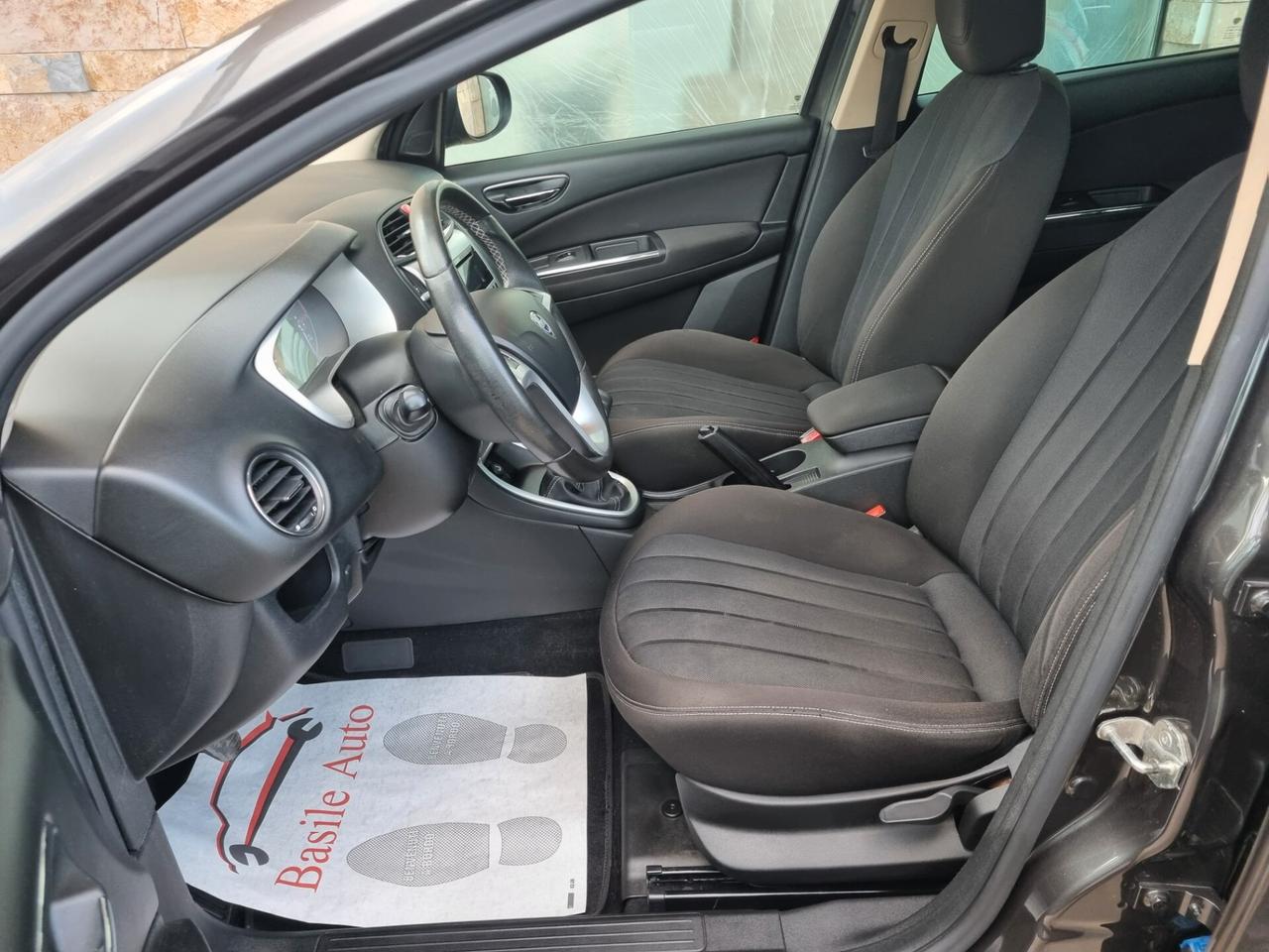 Lancia Delta 1.6 MJT DPF Gold