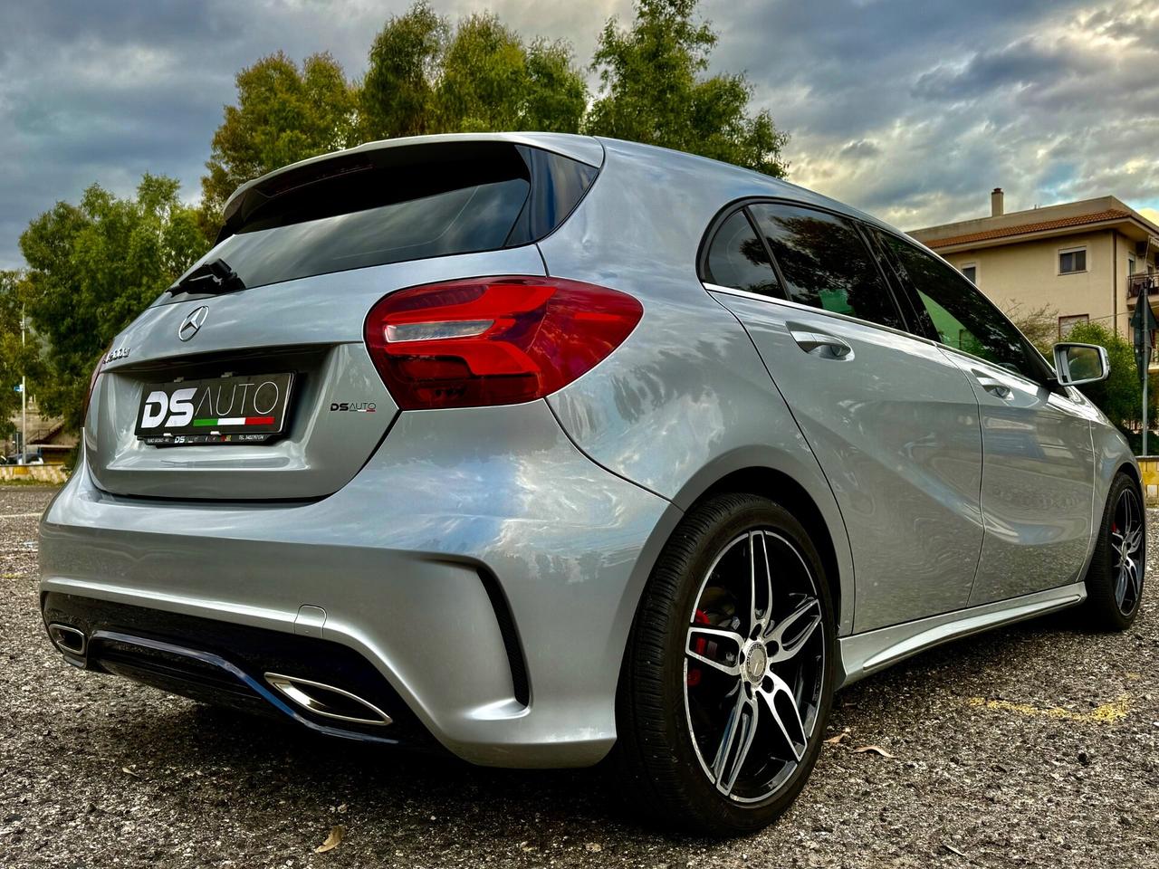 MERCEDES-BENZ A 200 D 136 CV AMG PREMIUM PLUS