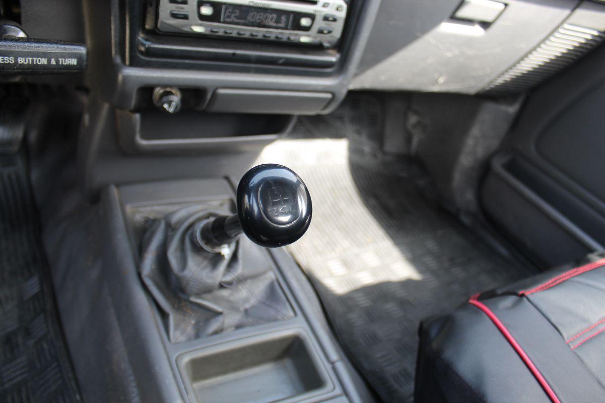 TOYOTA Hilux 2.5 extra cab