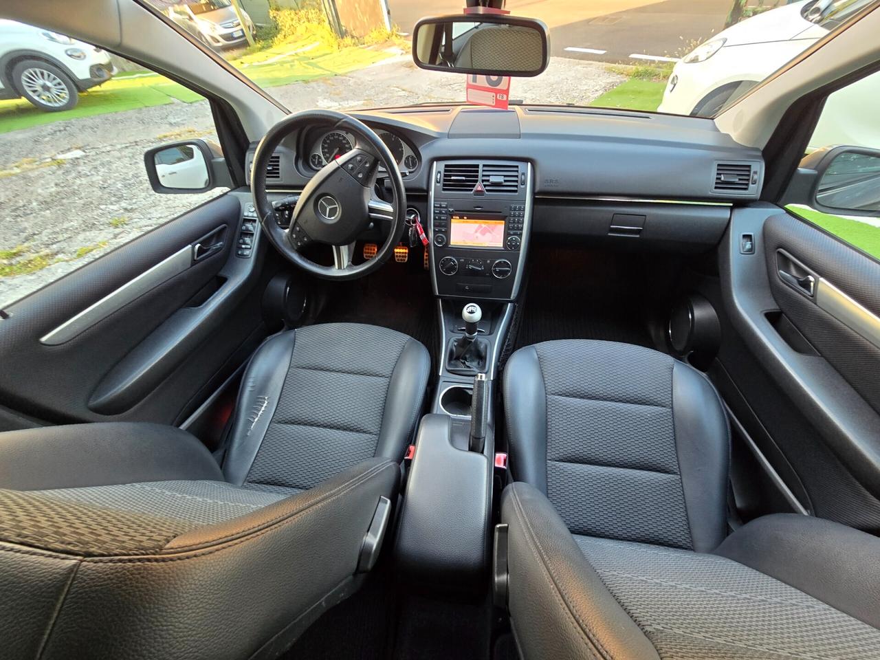 M.B B200 2.0D 140CV 126000KM-2011