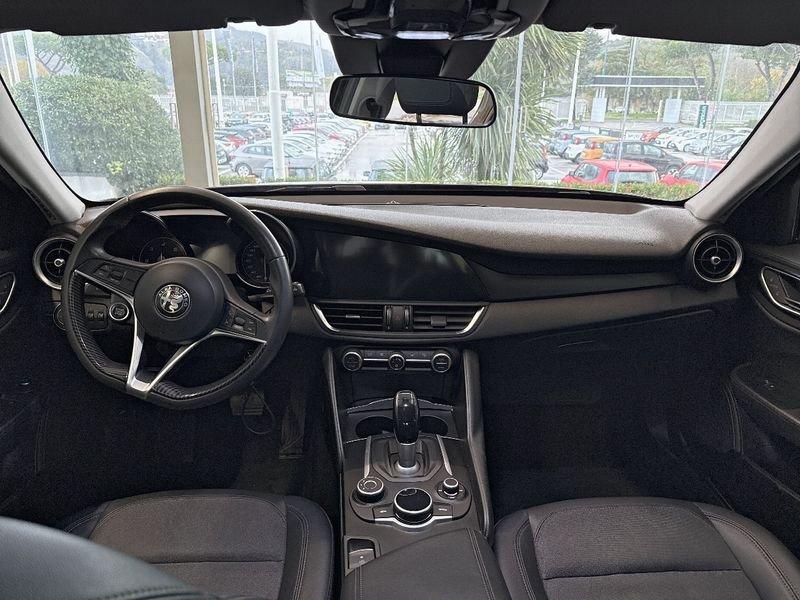Alfa Romeo Giulia 2.2 Turbo AT8 150CV Super