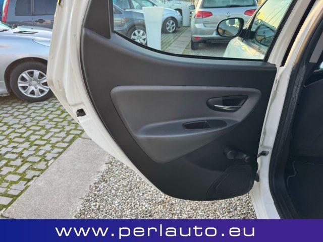 LANCIA Ypsilon 1.2 69 CV 5 porte Platinum