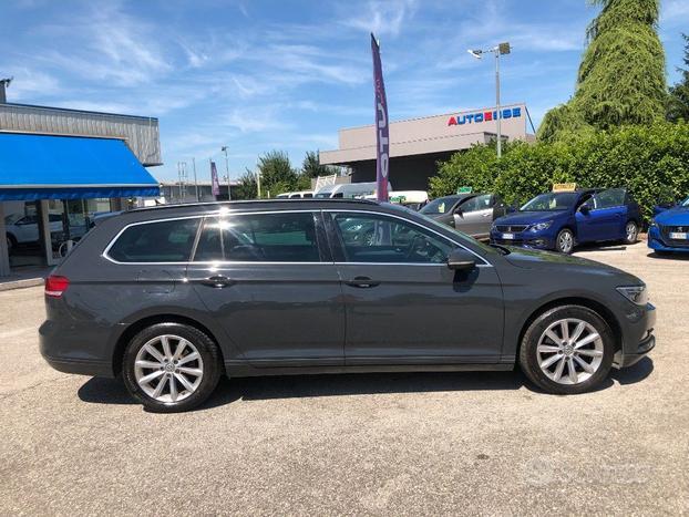 VOLKSWAGEN Passat Variant 1.6 TDI SCR DSG Busine