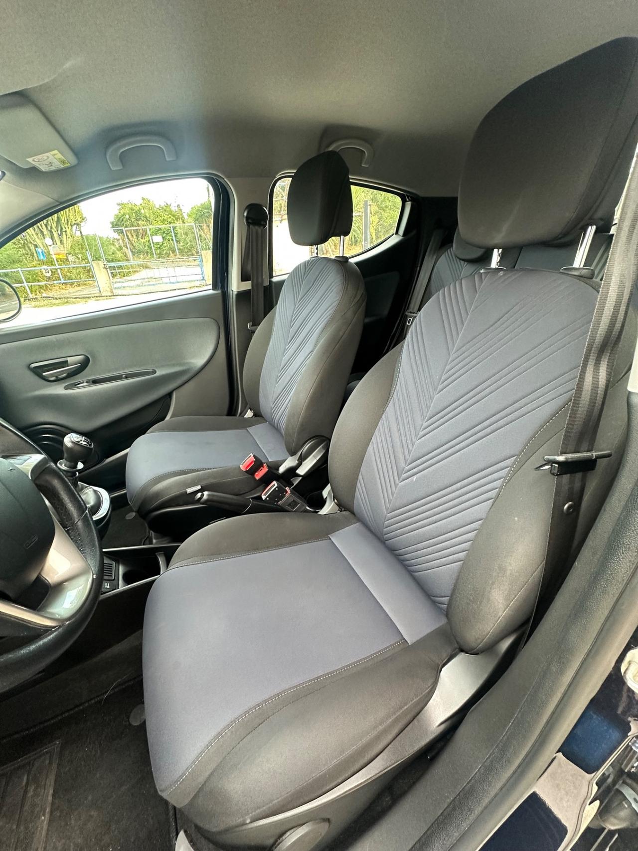 Lancia Ypsilon 1.2 69 CV 5 porte S&S Gold