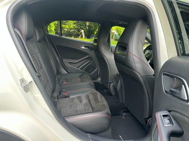 MERCEDES-BENZ GLA 220 CDI Automatic 4Matic Sport