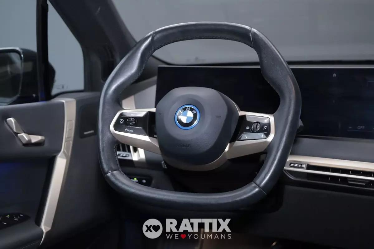 BMW iX motore elettrico 240KW Sport xDrive40 Auto