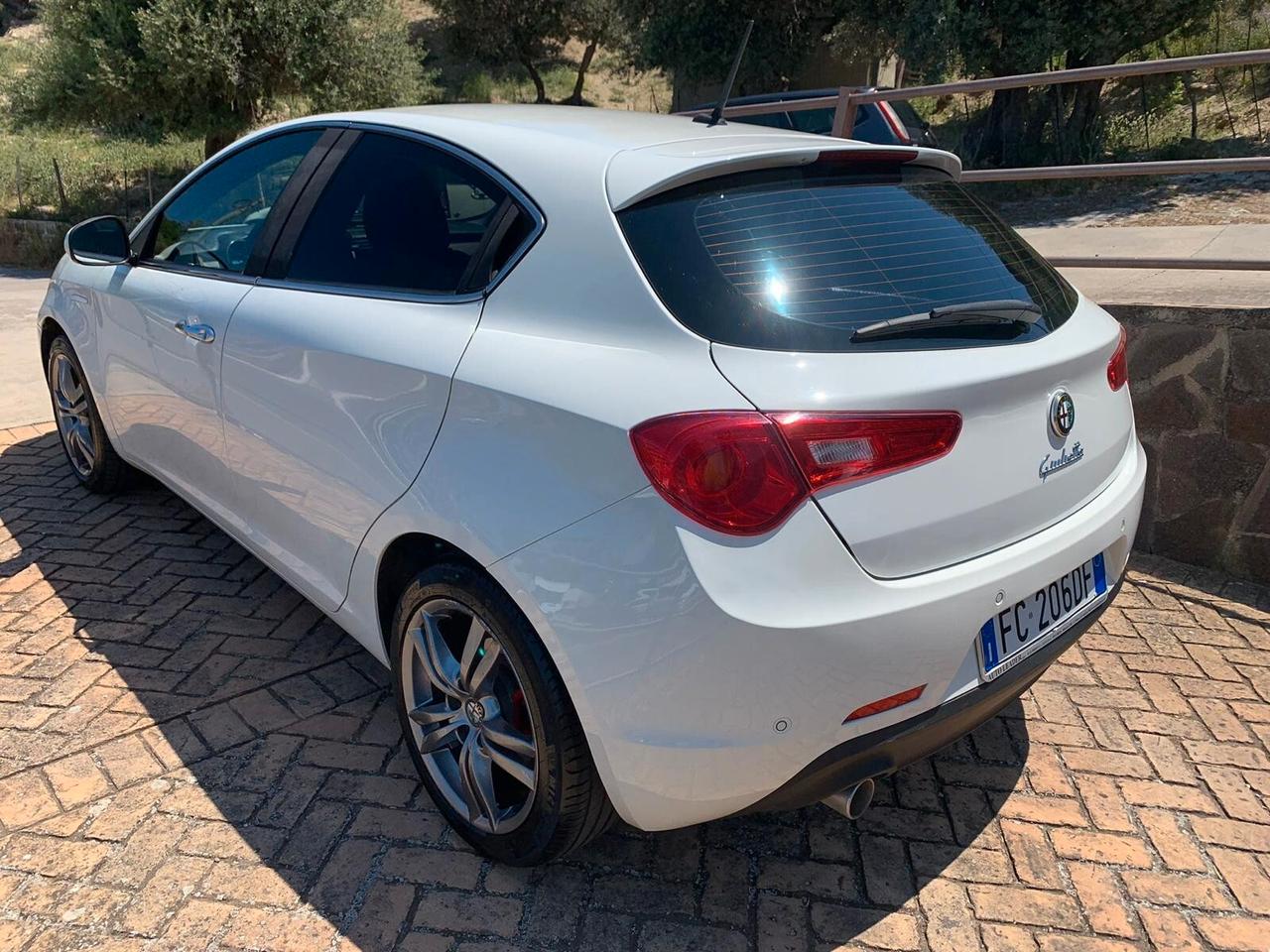 Alfa Romeo Giulietta 1.6 JTDm-2 120 CV Distinctive