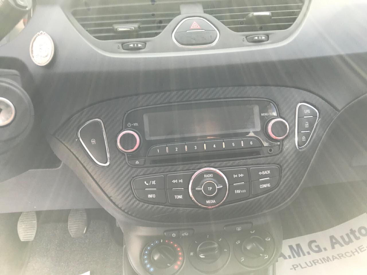 Opel Corsa 1.4 90CV GPL Tech 5 porte B-Color