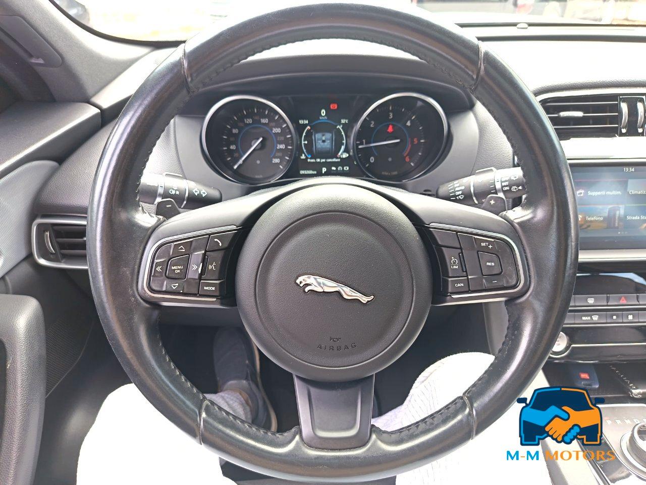 Jaguar F-Pace 2.0d Portfolio awd 180cv auto