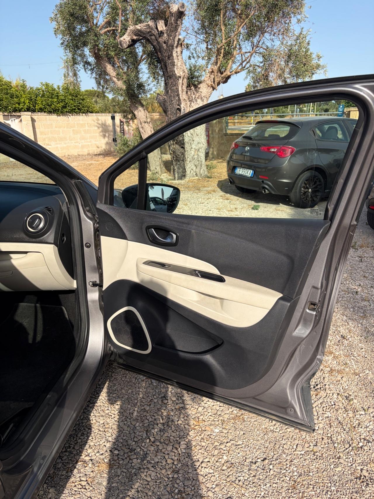 Renault Captur dCi 8V 90 cv full distribuzione appena fatta!!