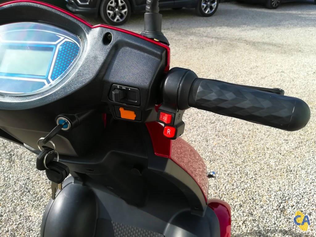 Scooter elettrico senza patente FREEDOM QUATTRO