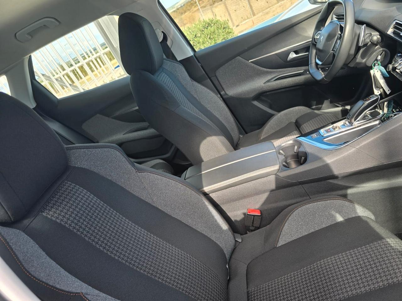 Peugeot 3008 BlueHDi 130 S&S Allure