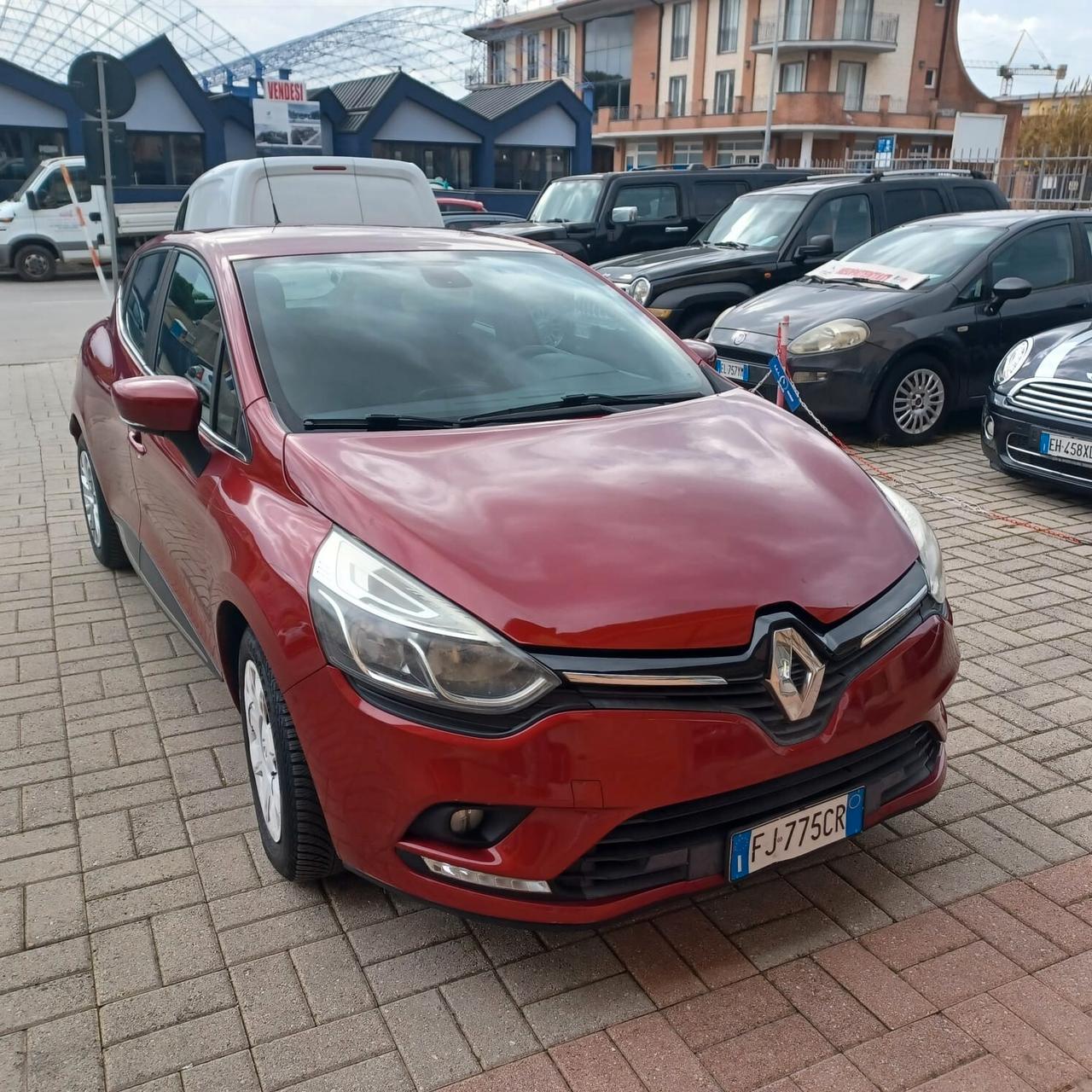 121.828 KM CLIO 1.5 DCI NEOPATENTATI UNIPROPRIETARIO