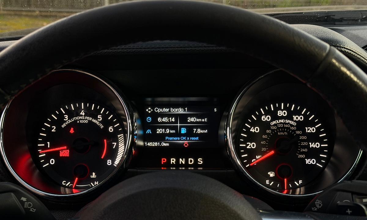 FORD - Mustang - V6 Coupé