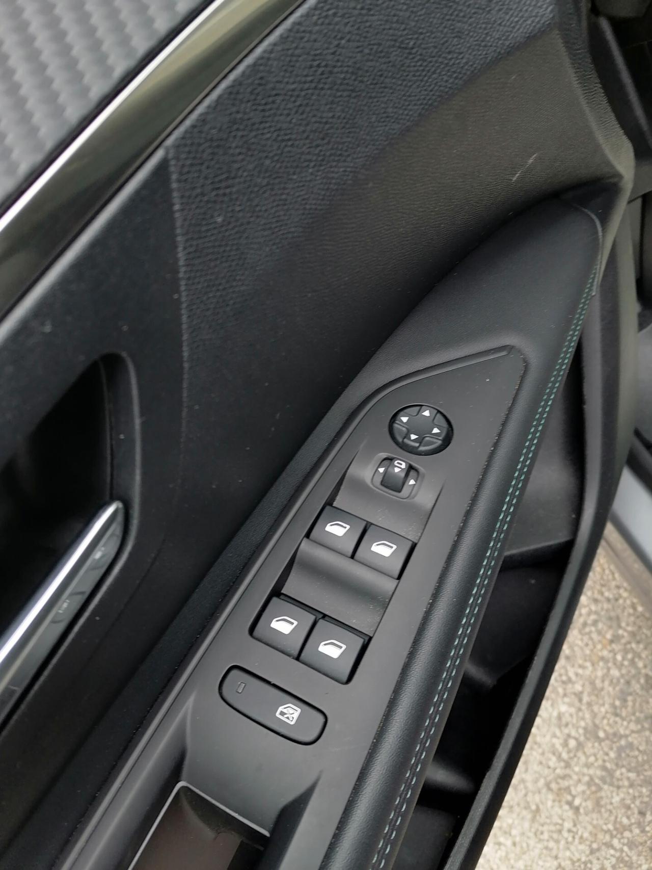 PEUGEOT 3008 ALLURE 1.5 BLUEHDI 130CV FULL LED AUTOMATICA