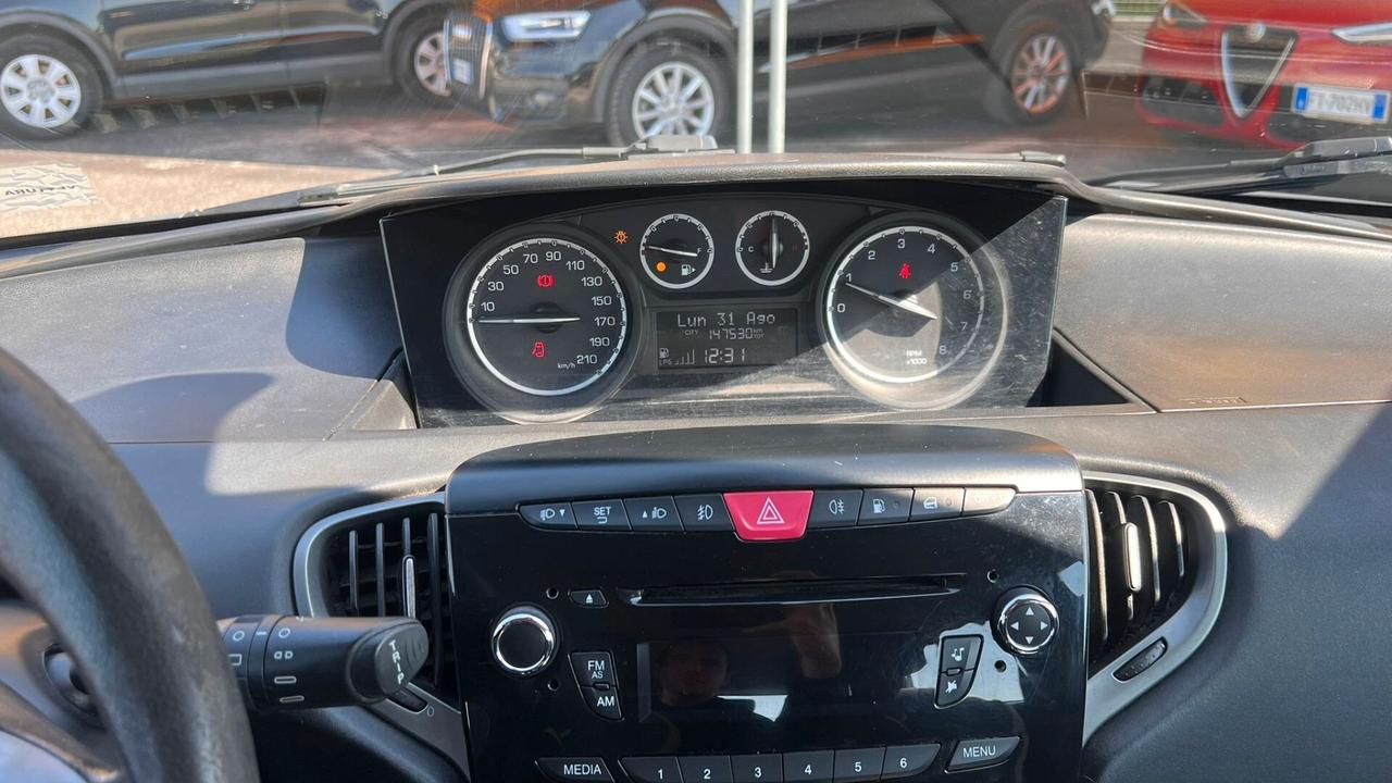 Lancia Ypsilon 1.2 69 CV 5 porte GPL Ecochic Silver