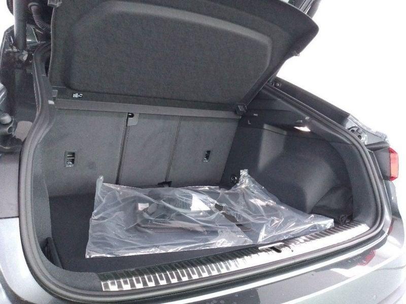 Audi Q3 Sportback 40 2.0 tdi Identity Black quattro 193cv s-tronic