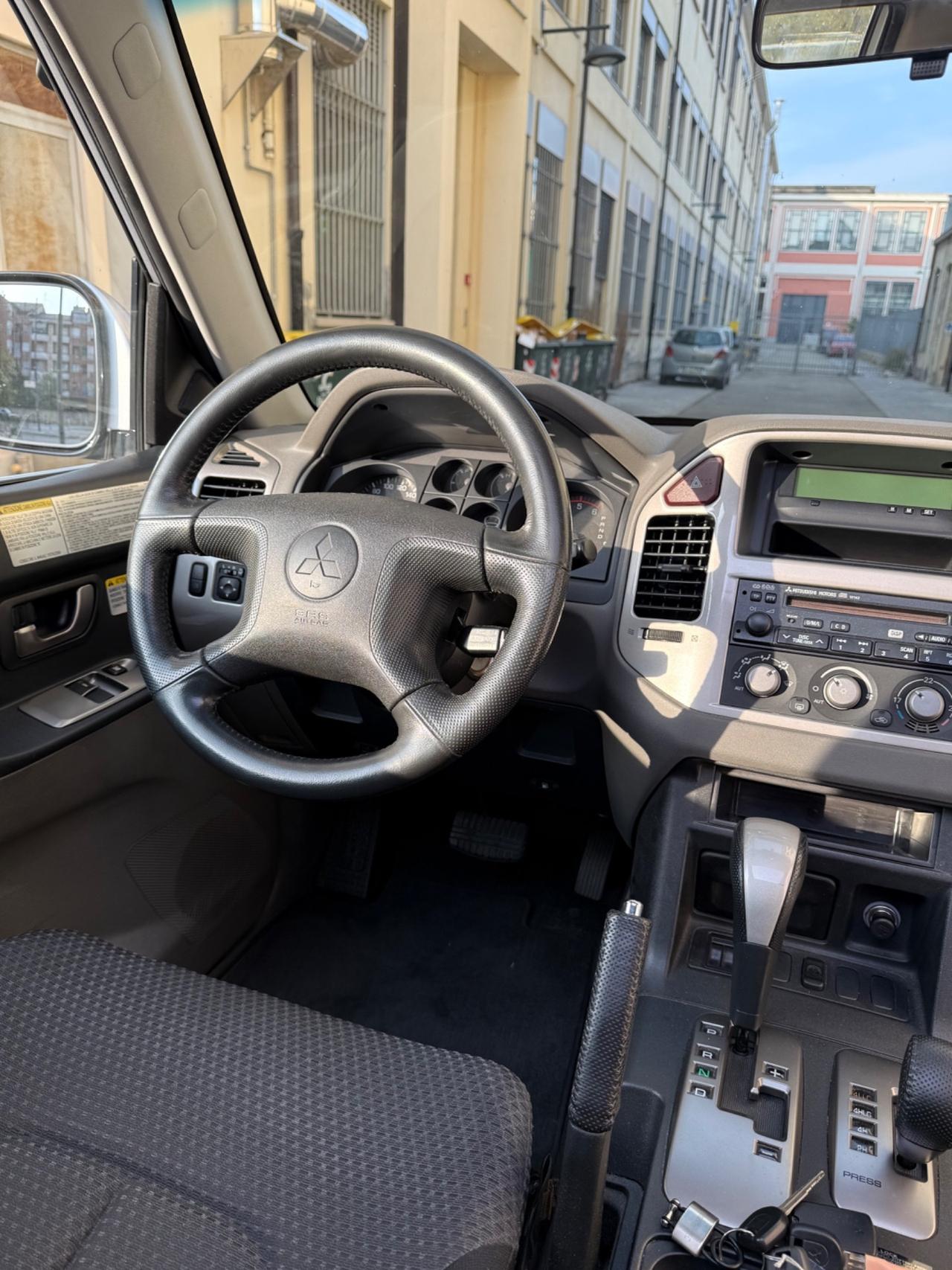 Mitsubishi Pajero Dakar 3.2 16V DI-D 3p. aut. Inv. Tecno