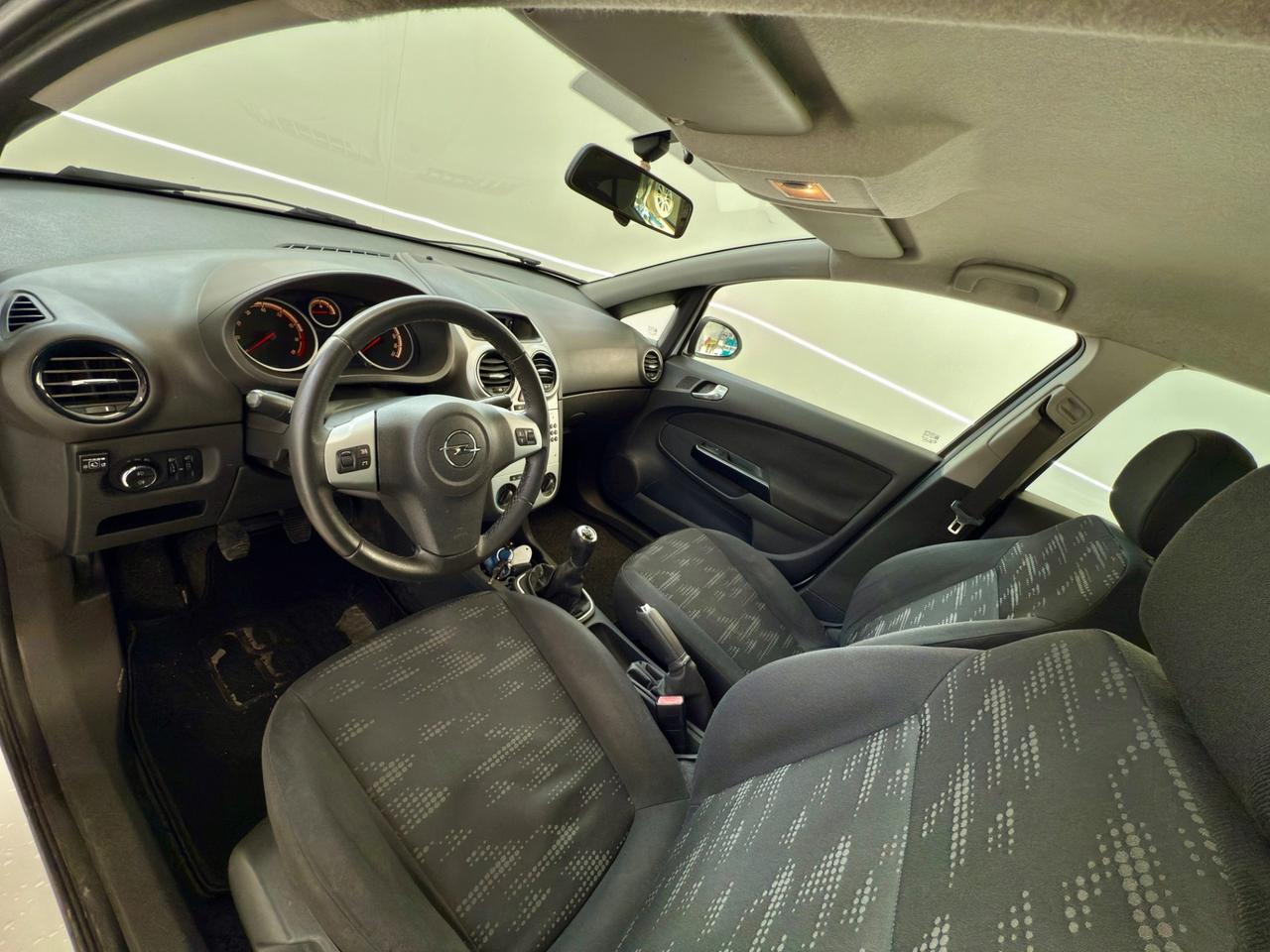 Opel Corsa 1.2 BENZ/GPL 2011
