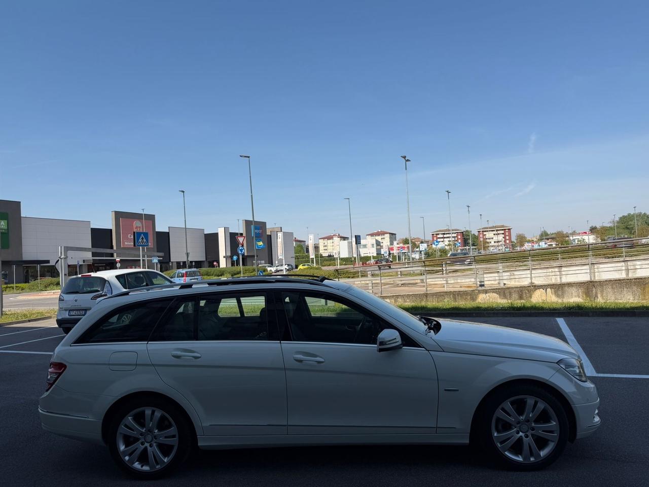 Mercedes-benz C 220 CDI BlueEFFICIENCY Avantgarde